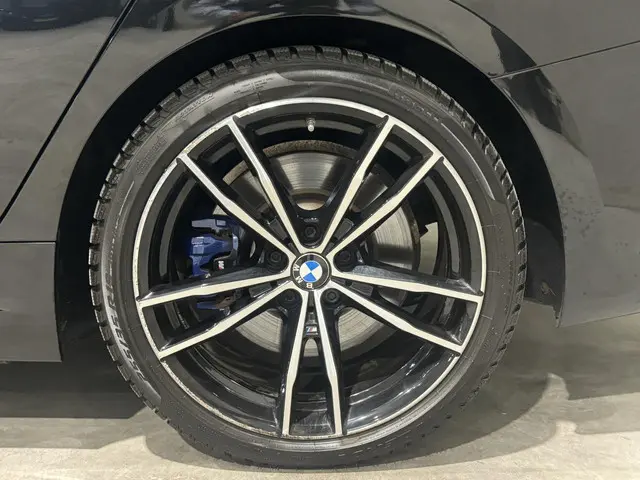 BMW 3 Serie Touring 330e M-Sport 2021 Hybride Benzine 24
