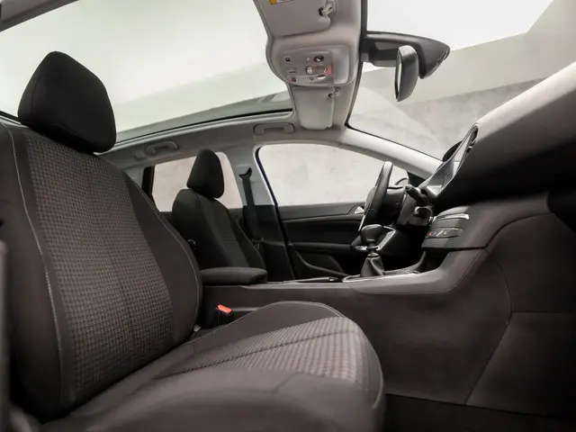 Peugeot 308 SW 1.2 PureTech Sport 2020 Benzine 8
