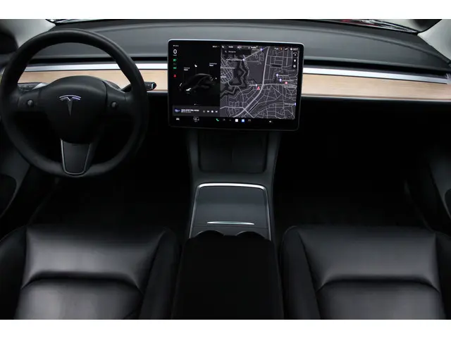 Tesla Model 3 RWD 2022 Elektrisch 9