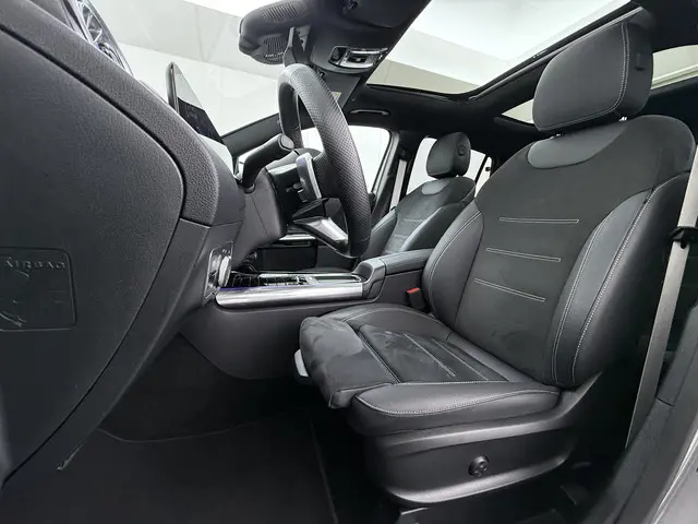 Mercedes-Benz GLA 250 e AMG line 2025 Hybride Benzine 15