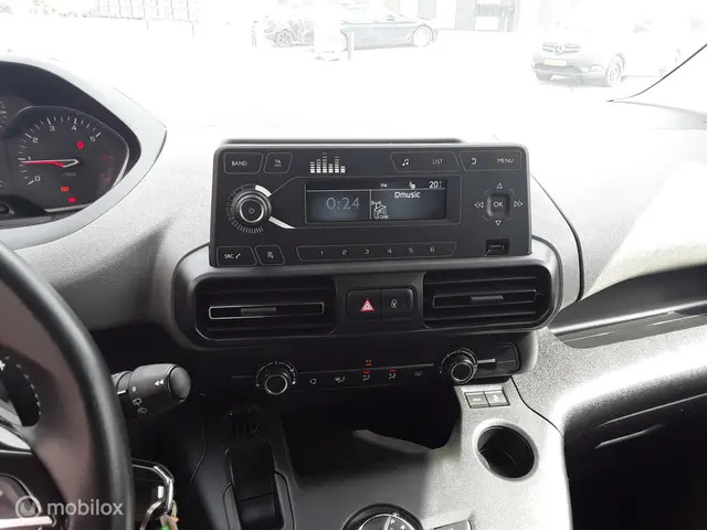 Peugeot Rifter 1.2 Puretech Allure 2021 Benzine 13