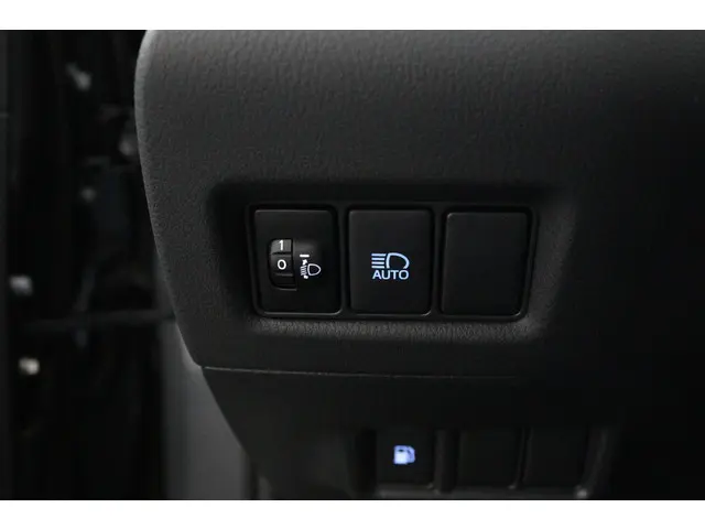 Toyota C-HR 1.8 Hybrid Style 2021 Hybride Benzine 30