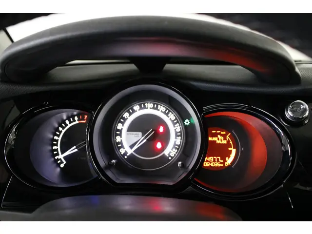 Citroën C3 1.2 PureTech Exclusive 2015 Benzine 25
