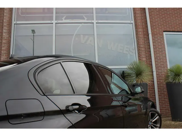 BMW 3 Serie 316i Executive 2013 Benzine 20