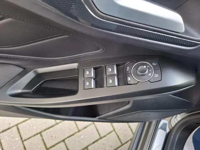 Ford Focus 1.0 EcoBoost Hybrid ST Line X 2023 Benzine 39