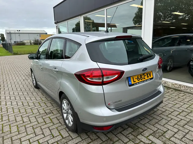 Ford C-MAX 1.5 Titanium 2018 Benzine 2