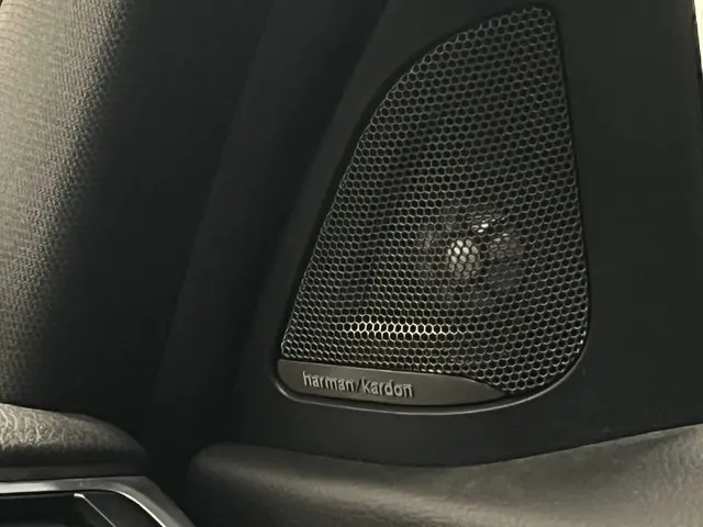 BMW 3 Serie 330i M Sport Edition 2018 Benzine 24