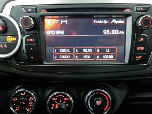 Toyota Yaris 1.3 VVT-i Style / Trekhaak / Airco 2013 Benzine 37