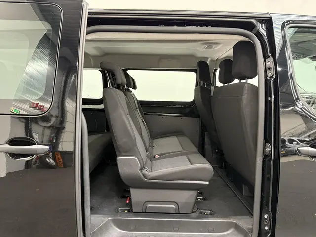 Opel Vivaro-e Combi L3H1 75 kWh 2022 Elektrisch 18