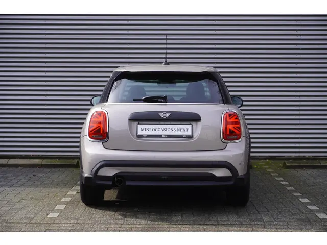 MINI 5-Deurs One 2022 Benzine 5