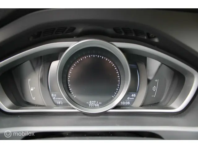 Volvo V40 2.0 T2 R-Design/Navi/Tel/Pdc/Trekhaak/ 2015 Benzine 23