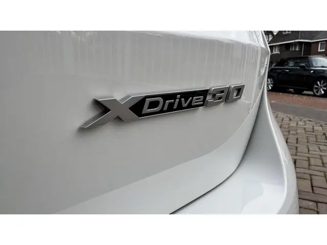 BMW iX1 xDrive30 Launch Edition 67 kWh 2023 Elektrisch 14