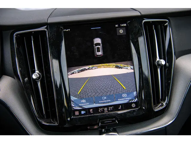 Volvo XC60 B5 Plus Dark 2023 Benzine 21