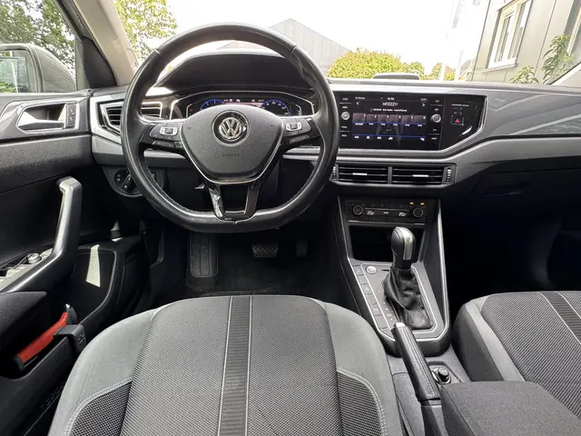 Volkswagen Polo 1.0 TSI 115PK DSG Highline 2020 Benzine 37