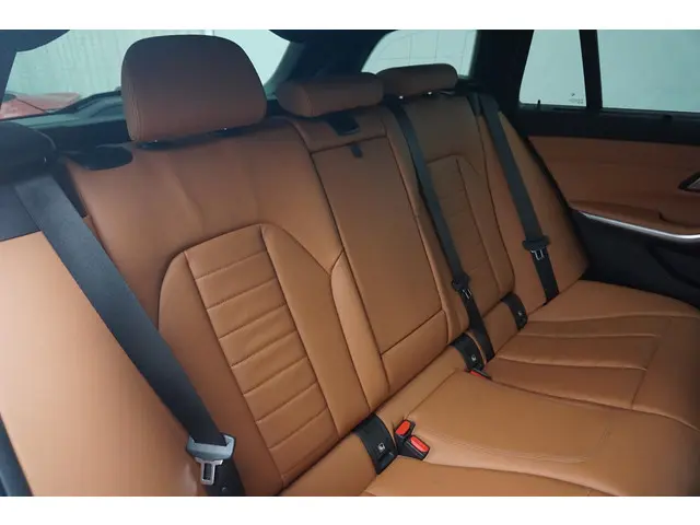 BMW 3 Serie Touring 330e 2023 Hybride Benzine 14