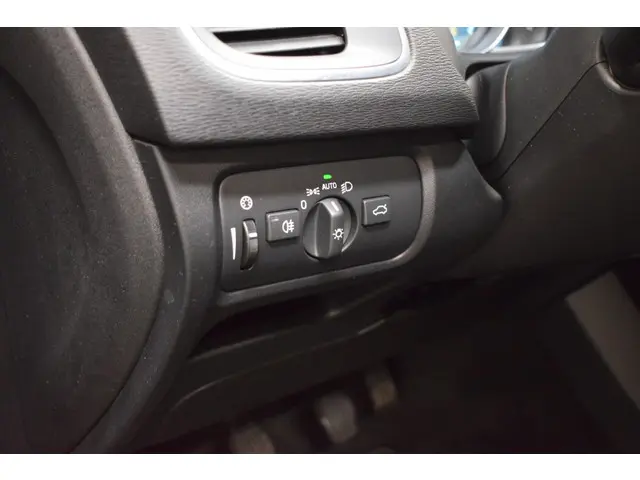 Volvo V40 2.0 T3 153pk Nordic+ 2016 Benzine 25