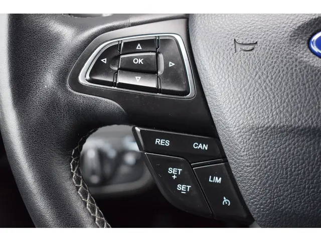 Ford C-MAX 1.5 Titanium 2019 Benzine 28