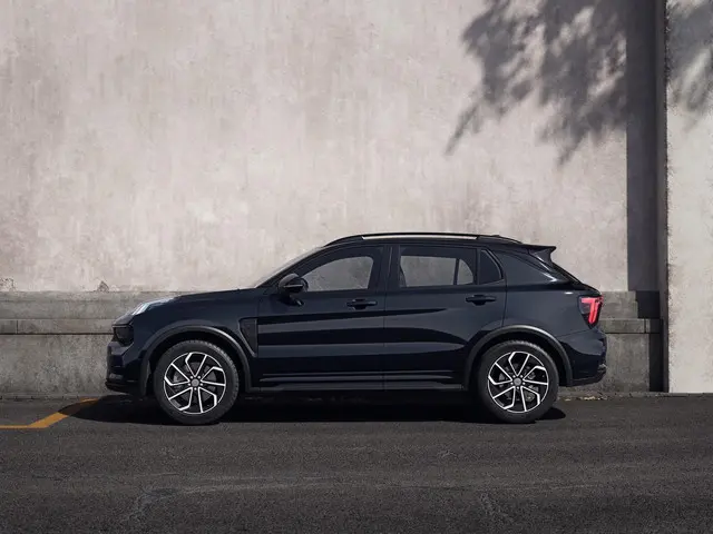 Lynk & Co 01 3