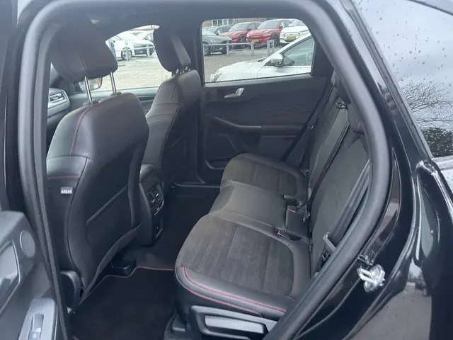 Ford Kuga 2.5 PHEV ST-Line X 2024 Hybride Benzine 38