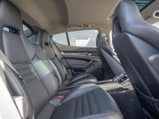 Porsche Panamera 3.0 4S 2015 Benzine 39