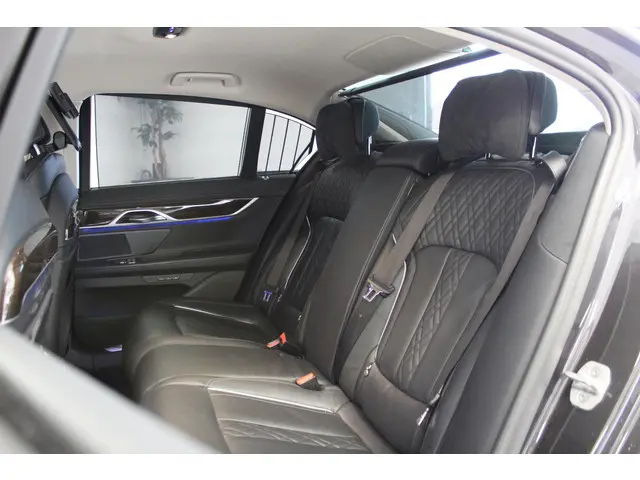 BMW 7 Serie 745e High Executive 2022 Hybride Benzine 12