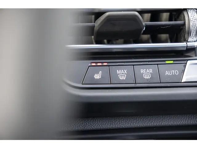 BMW 1 Serie 5-deurs 118i 2024 Benzine 35