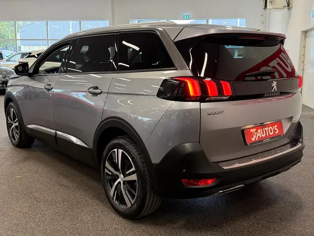 Peugeot 5008 3