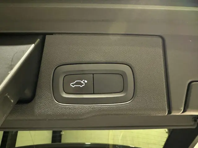 Volvo XC60 2.0 T8 AWD Momentum Pro 2020 Hybride Benzine 20