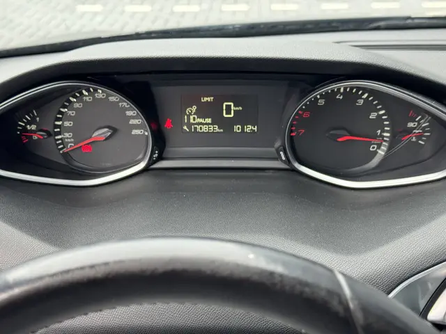 Peugeot 308 1.6 THP Active 2013 Benzine 28
