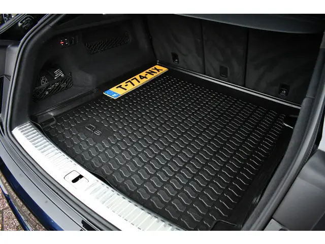 Audi RSQ8 4.0 TFSI quattro 810pk 2022 Benzine 36