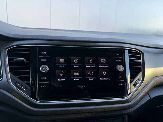 Volkswagen T-Roc 1.5 TSI 150pk Sport 2018 Benzine 20