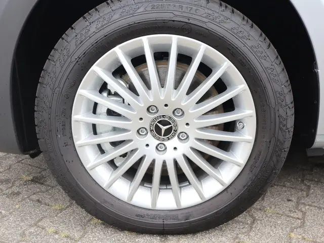 Mercedes-Benz eVito eVito Lang 66 kWh 2024 Elektrisch 27