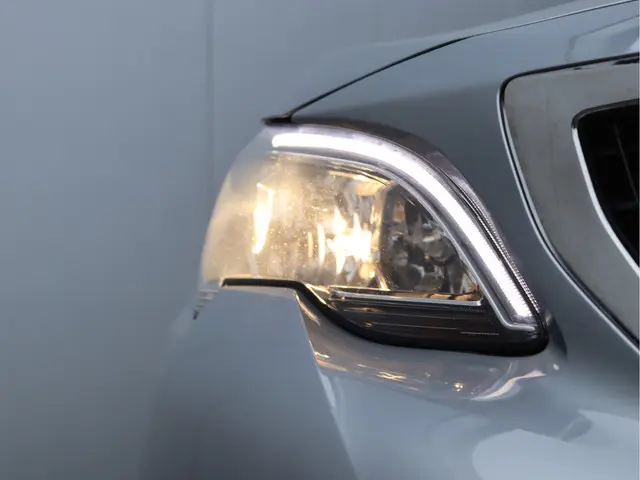 Peugeot 3008 1.2 PureTech Allure 2019 Benzine 8