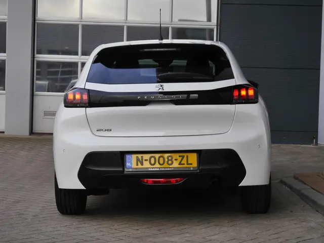 Peugeot 208 1.2 PureTech Active Pack 2022 Benzine 6