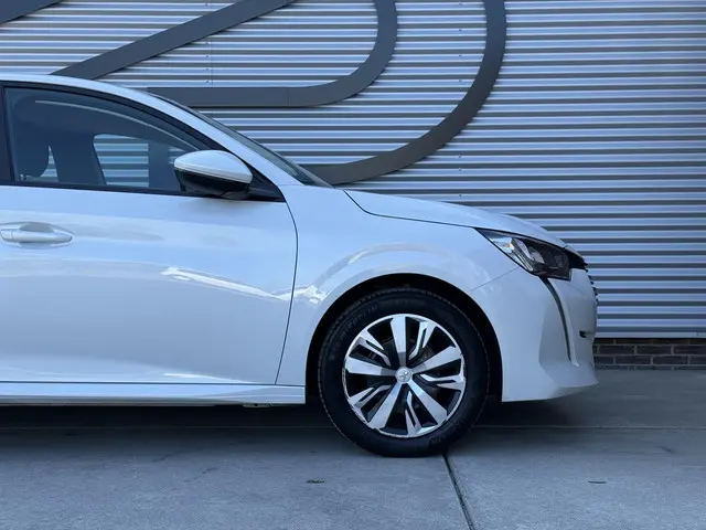 Peugeot 208 1.2 PureTech Active 2020 Benzine 9