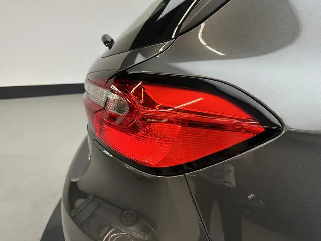 Ford Fiesta 1.0 EcoBoost Hybrid Titanium 2023 Benzine 20