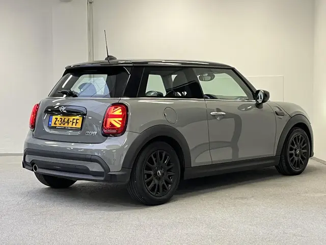 MINI Cooper 1.5 Business Edition 2021 Benzine 2