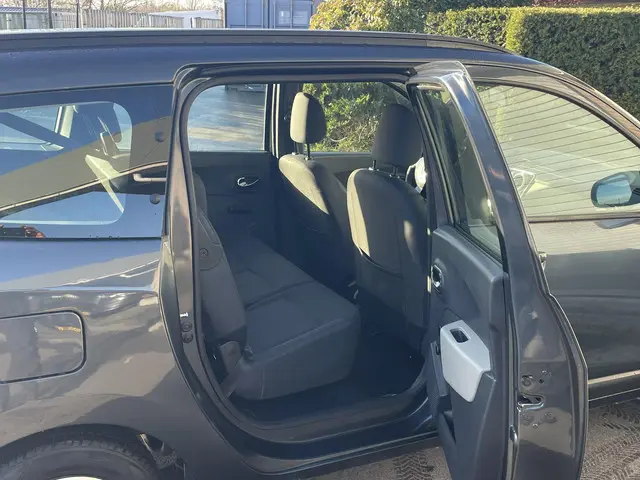 Dacia Lodgy 1.6 MPi 7p. 2013 Benzine 15