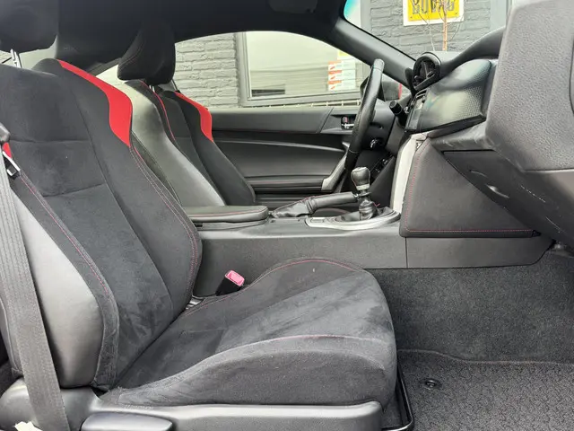 Toyota GT86 2.0 D-4S 2014 Benzine 11