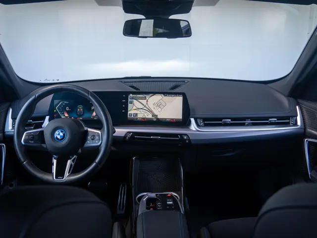 BMW iX1 xDrive30 2023 Elektrisch 7