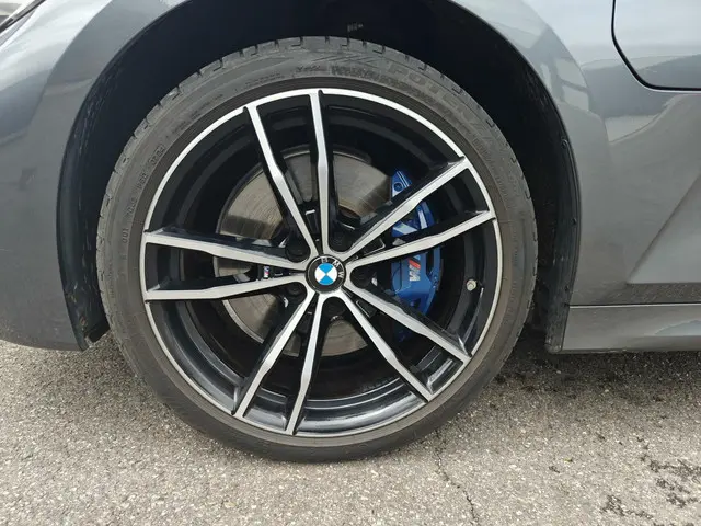 BMW 3 Serie 330e High Executive 2020 Hybride Benzine 4