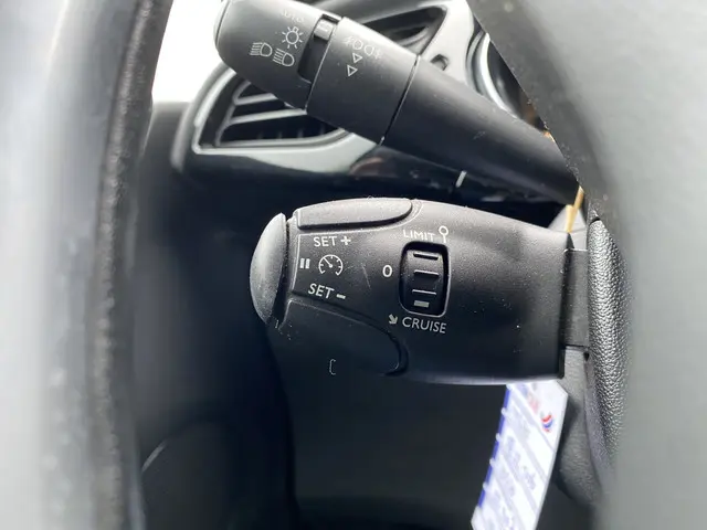 Citroën DS3 1.2 PureTech So Chic 2015 Benzine 12