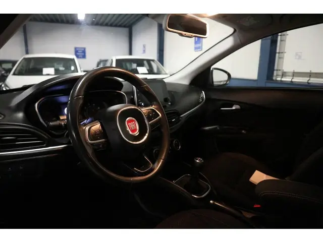Fiat Tipo 1.4 Mirror / 12 MAANDEN GARANTIE ! ! ! 2016 Benzine 8