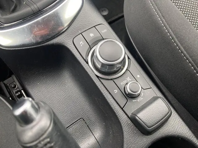 Mazda 2 Skyactiv-G 90 5MT GT-M 2019 Benzine 28