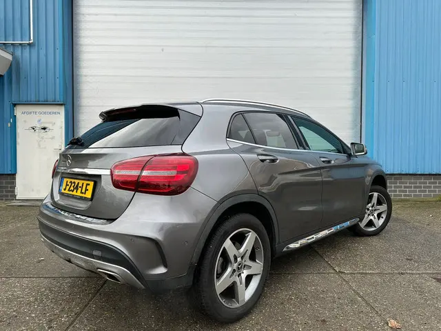 Mercedes-Benz GLA 200 Premium Plus 2017 Benzine 10