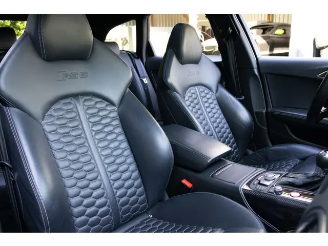 Audi RS6 Avant 4.0 TFSI RS 6 quattro 2015 Benzine 24