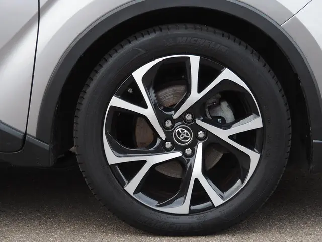 Toyota C-HR 1.8 Hybrid Executive 2018 Hybride Benzine 19