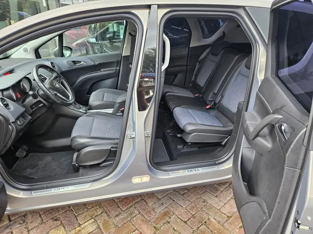 Opel Meriva 1.4 Turbo Cosmo 2013 Benzine 17