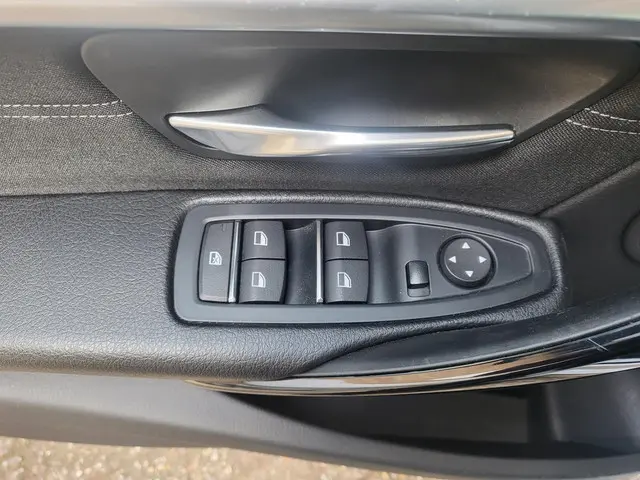 BMW 3 Serie Touring 320i Executive / sport 2017 Benzine 11