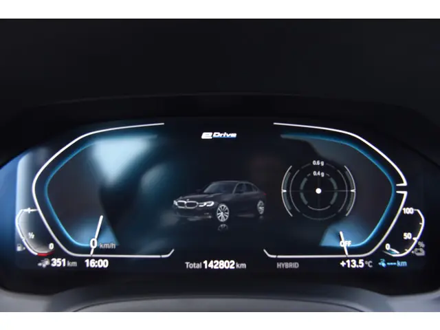 BMW 3 Serie 330e eDrive Edition 2020 Hybride Benzine 17